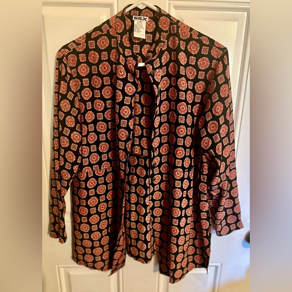 GORGEOUS Silx Brand 100% Silk Button Down Blouse (Japanese-Made)